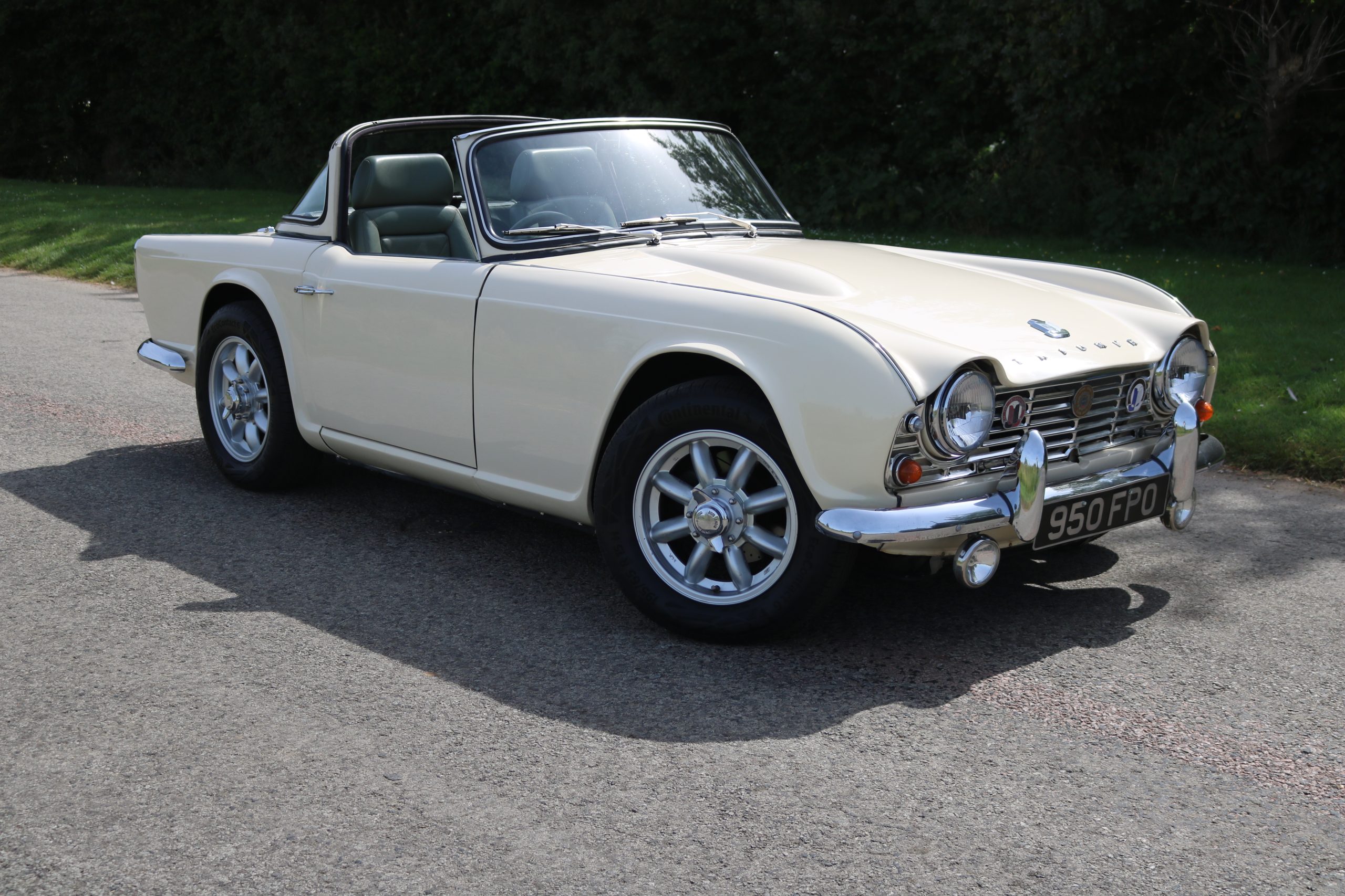 Triumph TR4